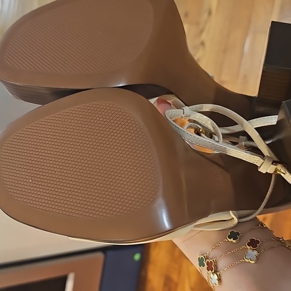 Zara Women's Elegant Cream Heels - Picture 8 of 9